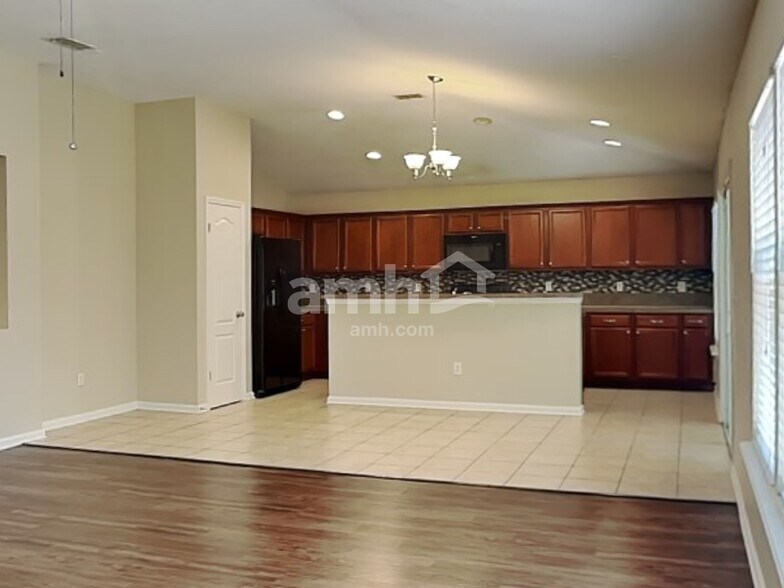 Building Photo - 11551 Spring Board Dr