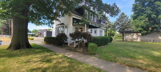 Building Photo - 109 S 9th St