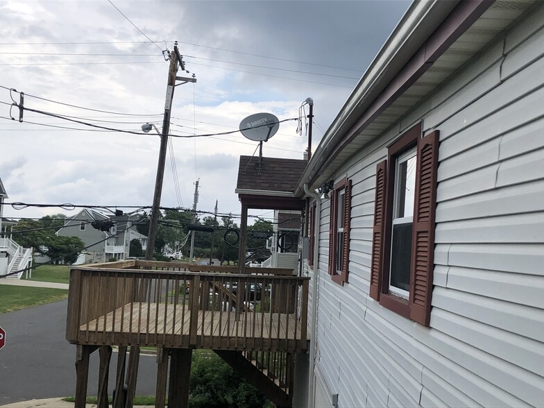 Building Photo - 702 Edmunds Ave