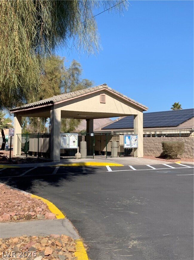 Building Photo - 5710 E Tropicana Ave