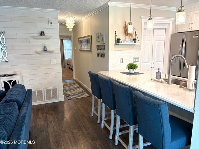 Building Photo - 2111 Waters Edge Dr