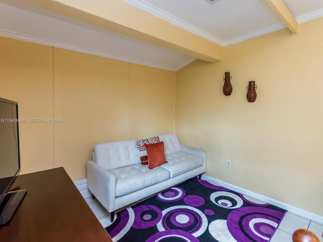 Building Photo - 5524 Garfield St