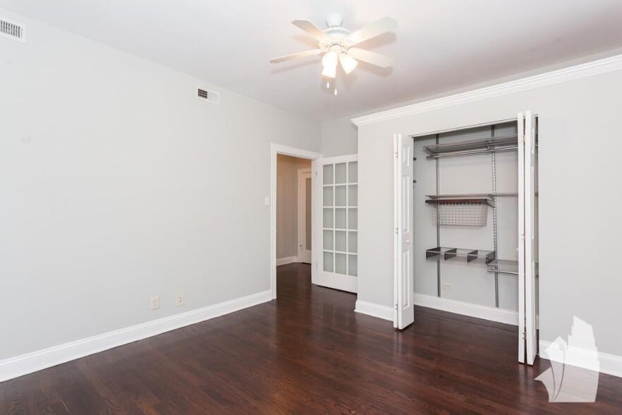 Building Photo - 4810 N Paulina St