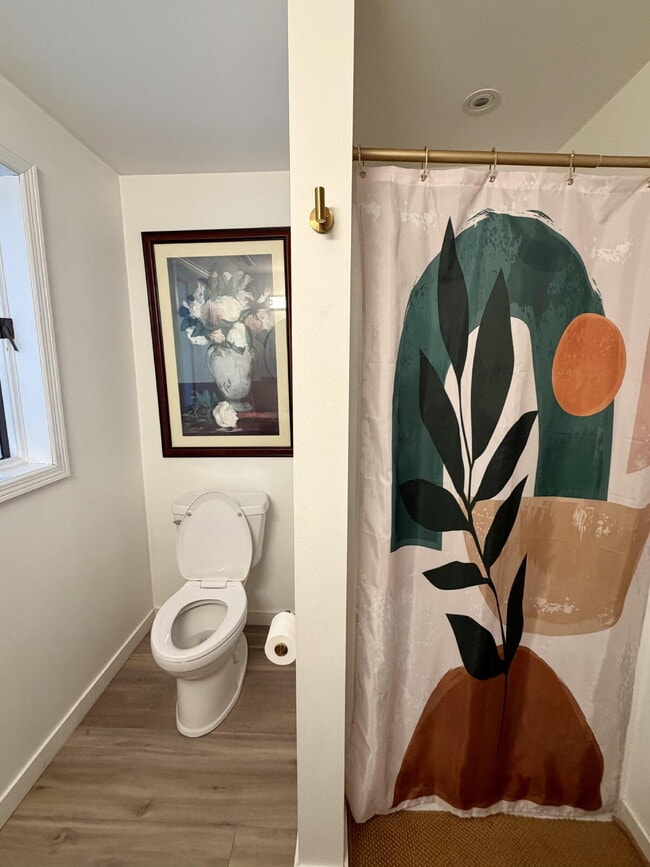 Building Photo - Designer 4 Bedroom Home with Sauna and Walk-Out Lower Level - Available May or June 1st