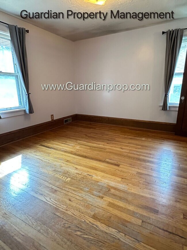 Building Photo - 4147 Snelling Ave