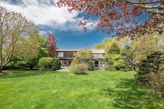 Building Photo - 869 Head of Pond Rd