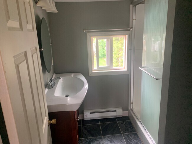 Unit 3 - Bathroom - 179 Hart St