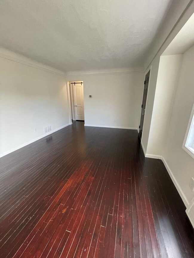 Building Photo - Newly Renovated 4-Bedroom Ranch with Basem...