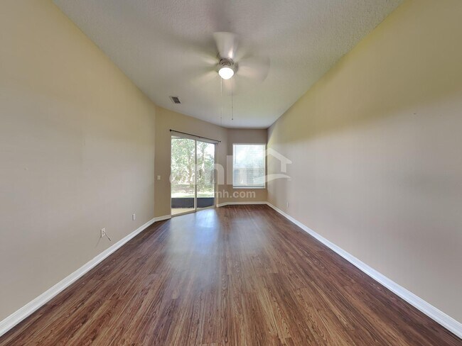 Building Photo - 2042 Ancient Oak Dr