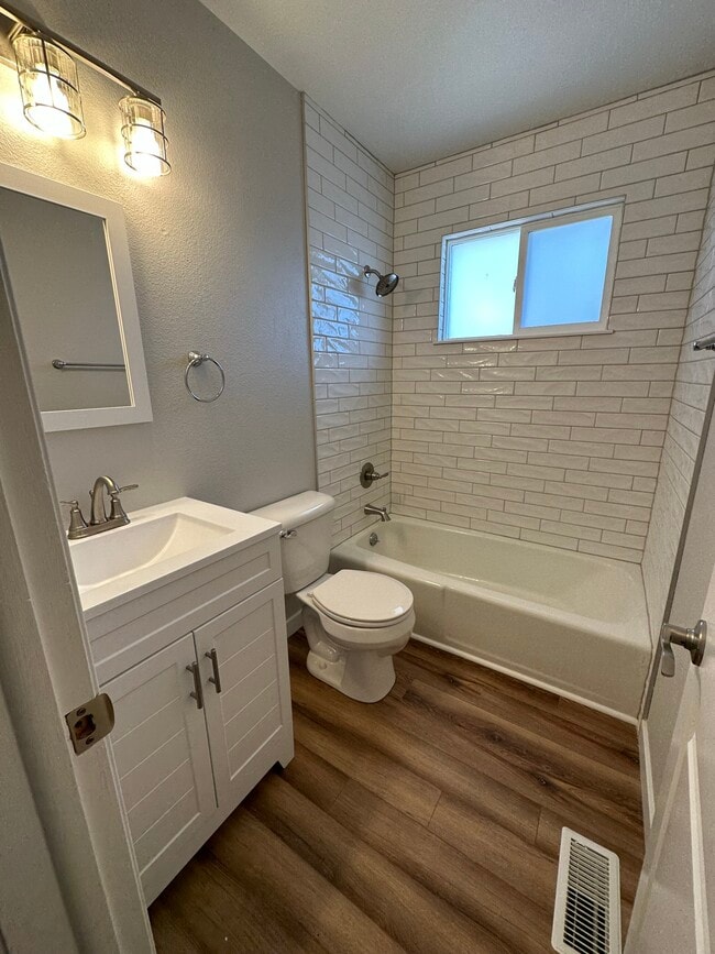 Building Photo - 6117 Kevin Ave