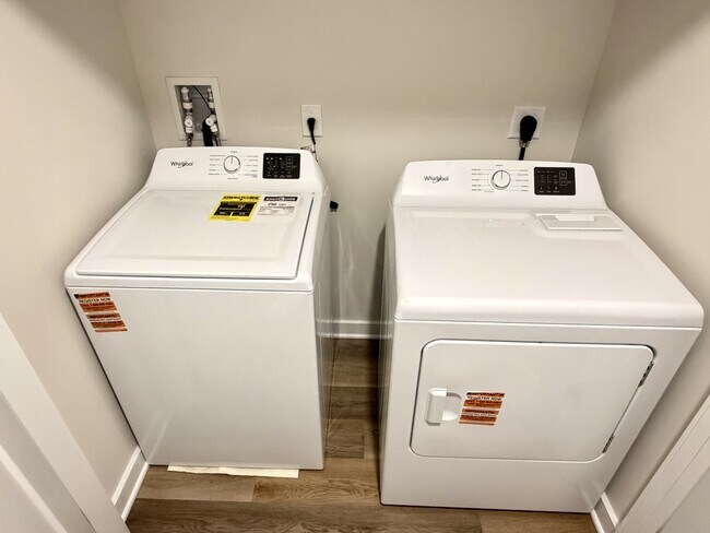 Building Photo - 531 Cooper St