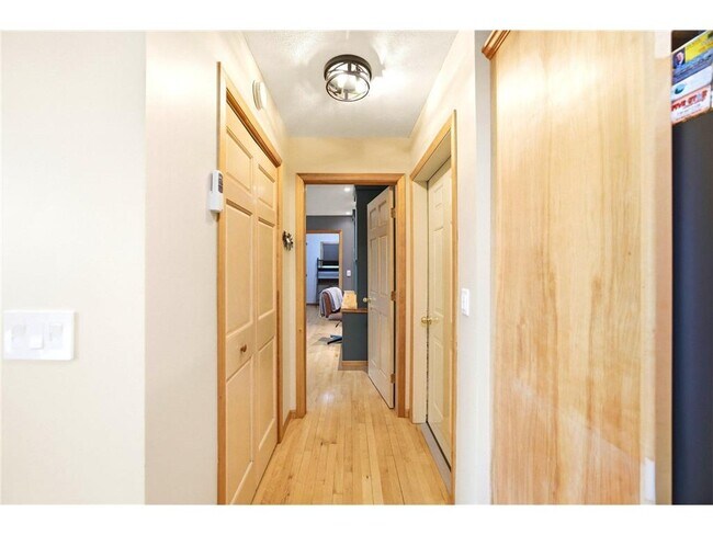 Building Photo - 17079 Paw Print Dr