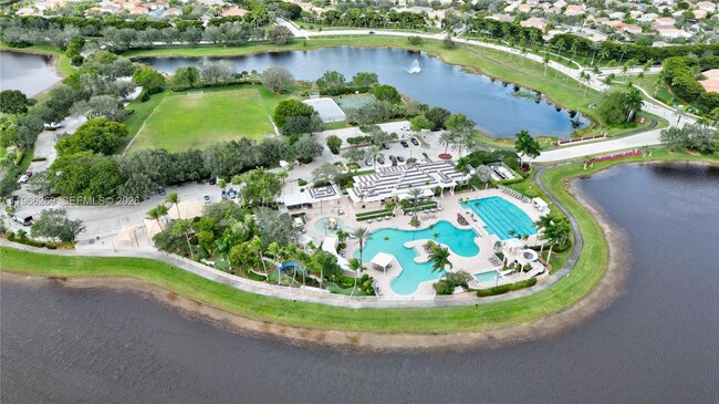 Building Photo - 1121 Golden Cane Dr