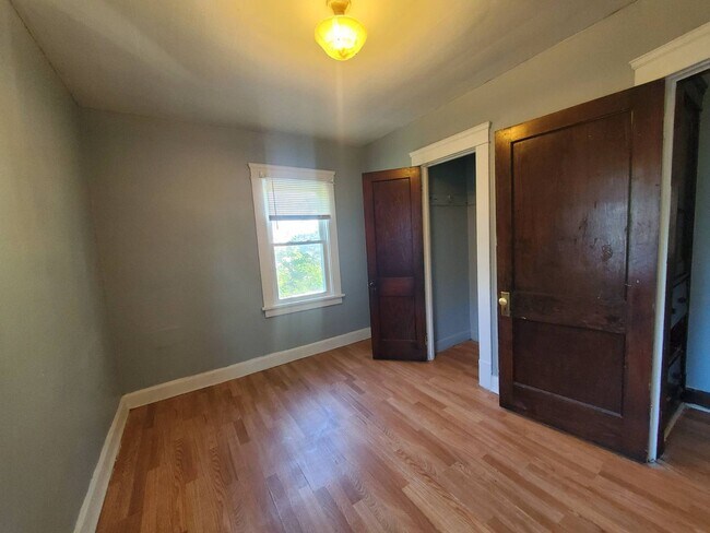 Building Photo - 2217 W 105th St