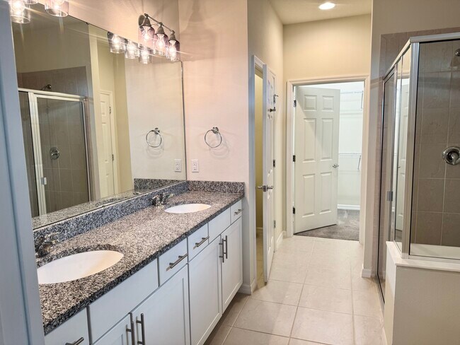 Building Photo - 5110 Levana St