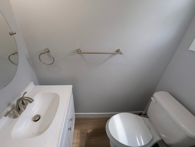 Building Photo - 1583 Yeakel Way