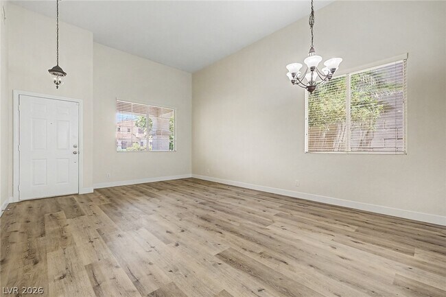 Building Photo - 571 Kavanagh Pl