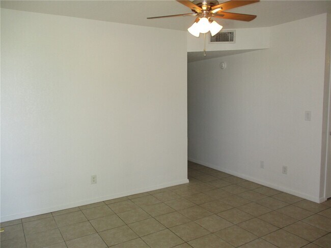 Building Photo - 2801 Paloma Senda