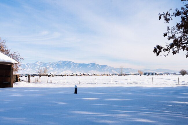 Building Photo - Secluded Cottage with ALL THE VIEWS