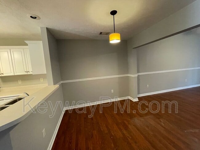 Building Photo - 1414 Anna Way