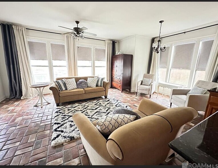 Building Photo - 37313 Mindy Wy Ave