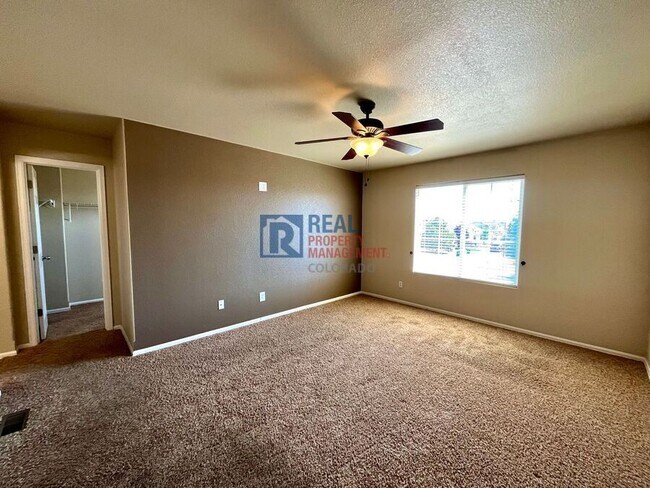 Building Photo - 10276 Deer Meadow Cir