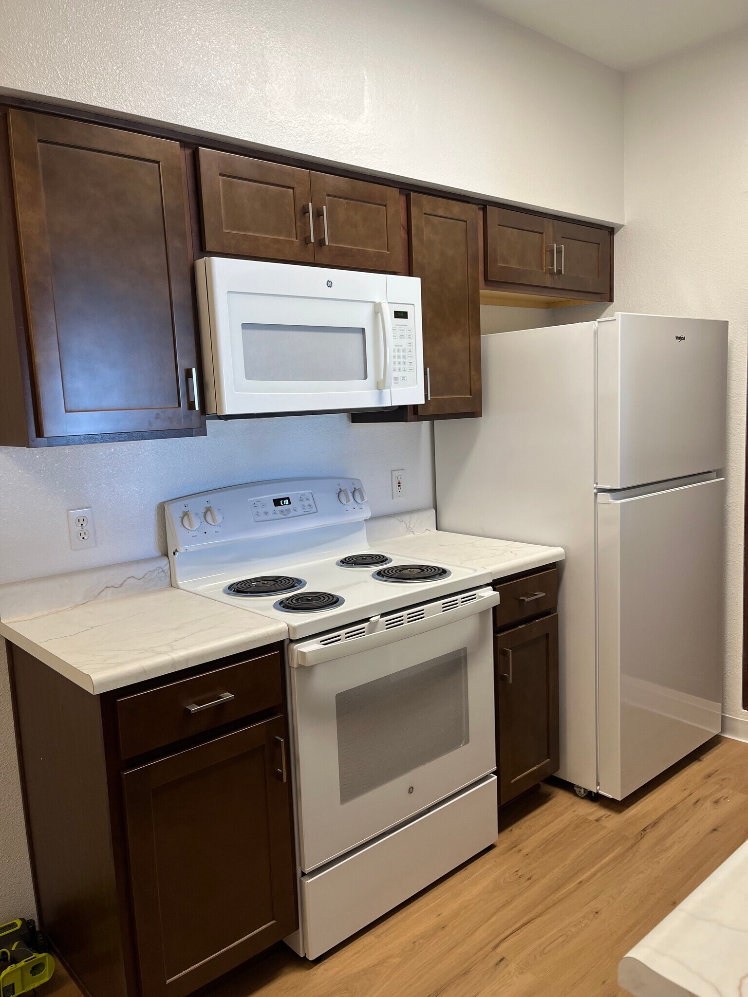 Building Photo - 6850 Sharlands Ave