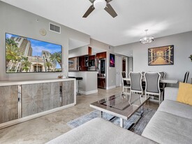 Building Photo - 600 W Las Olas Blvd