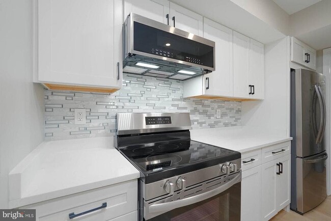 Building Photo - 20527 Shadyside Way