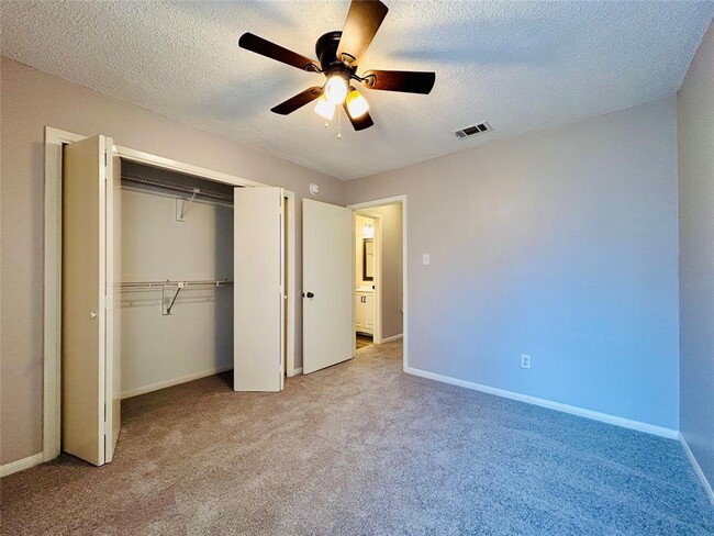 Building Photo - 8900 Schick Rd