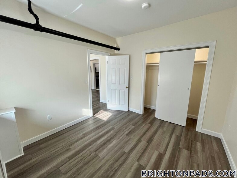 Building Photo - 127 Washington St