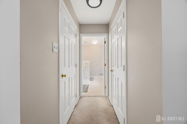Building Photo - 301 Pheasant Run