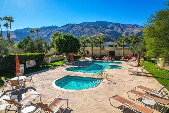 Building Photo - 1173 E Alejo Rd