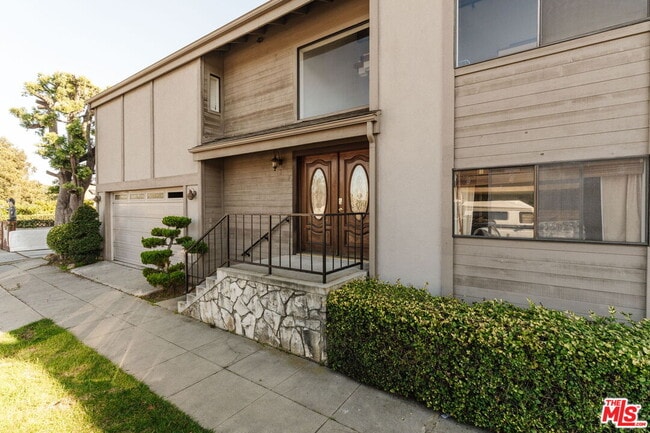 Building Photo - 4450 Alla Rd