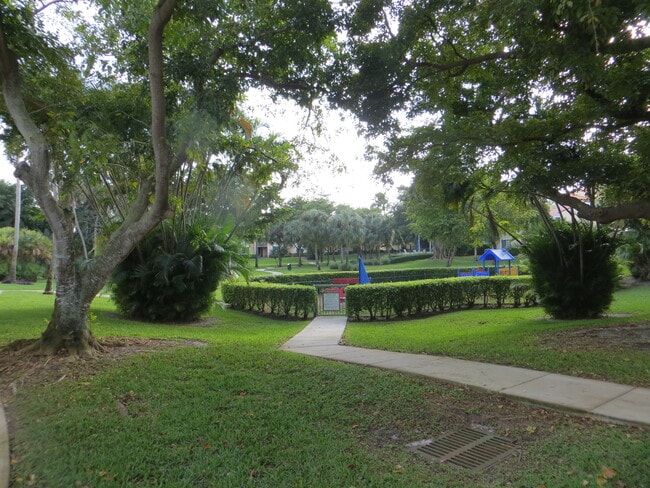 Building Photo - 123 Yacht Club Way