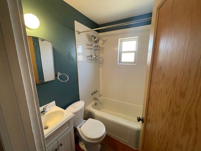 Building Photo - Quality Home in the Northwest!
