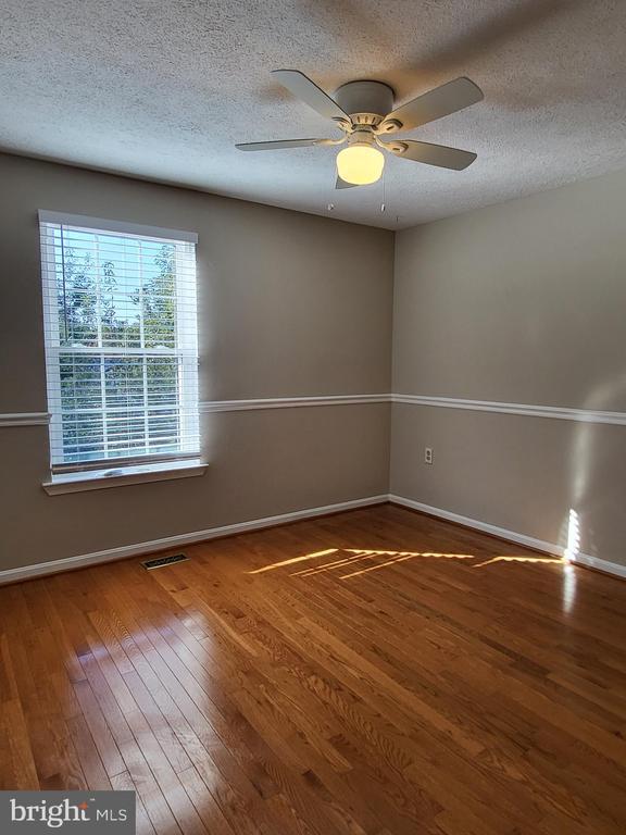 Building Photo - 805 Cattail Ln NE