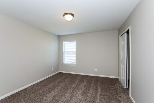 Building Photo - 5013 Broad Leaf Ct