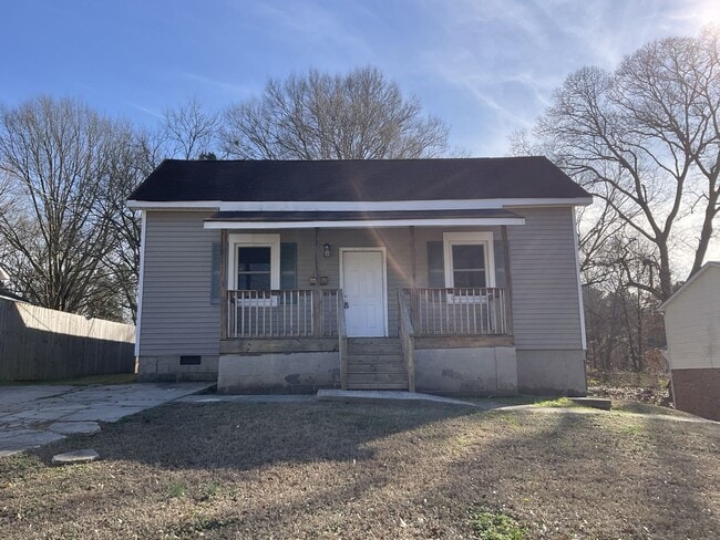 Building Photo - 4 Bedroom  Home in Gastonia - Hardwood Floors, Spacious Rooms!!!