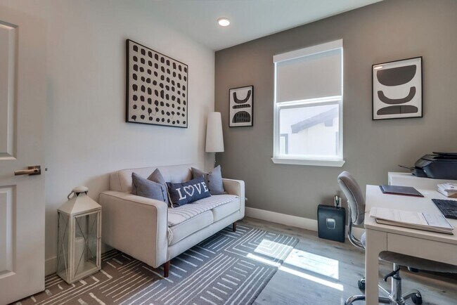 Building Photo - Ridgeway Apartments