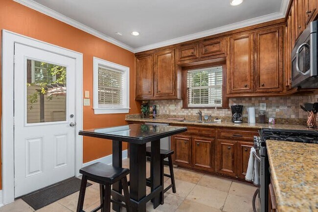 Building Photo - 2406 Arbor St