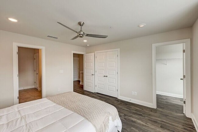 Building Photo - 1001 Lifford Ln