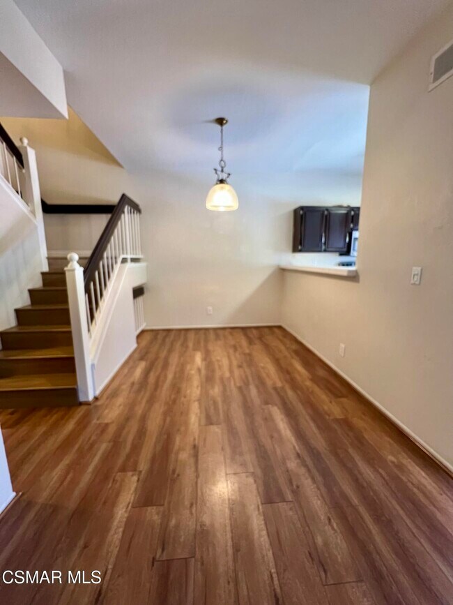 Building Photo - 5798 Oak Bank Trail