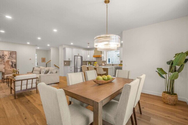 Building Photo - Stunning New Construction in the Heart of Uptown