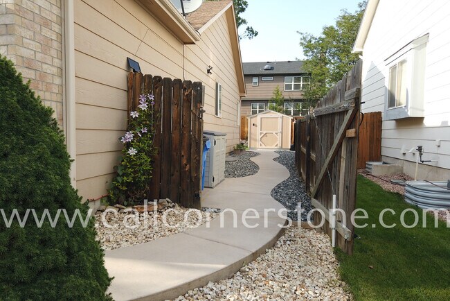 Building Photo - 6950 Highland Vista Dr