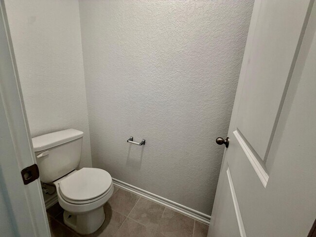 Building Photo - 8014 Canyon Wren Pk
