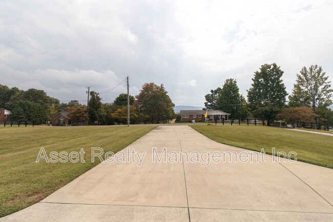 Building Photo - 7821 Griffith Rd