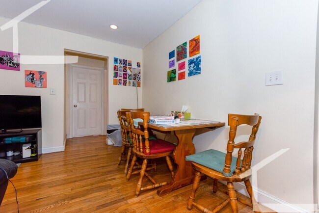 Building Photo - 78 Egmont St