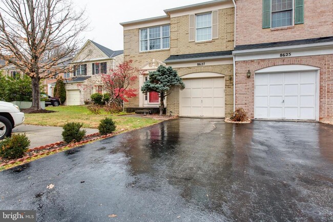 Building Photo - 8627 Trail View Dr