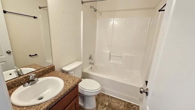 Building Photo - 2126 Crown Park Dr